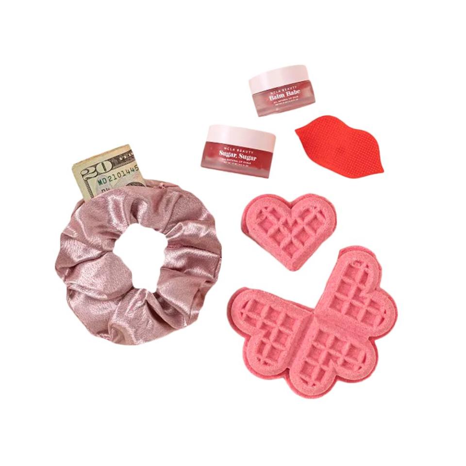 <p><a href="https://go.redirectingat.com?id=74968X1596630&url=https%3A%2F%2Fwww.uncommongoods.com%2Fproduct%2Fstrawberry-dreams-spa-set&sref=https%3A%2F%2Fwww.elle.com%2Ffashion%2Fshopping%2Fg42388033%2Fbest-gifts-for-wife%2F" rel="nofollow noopener" target="_blank" data-ylk="slk:Shop Now;elm:context_link;itc:0;sec:content-canvas" class="link ">Shop Now</a></p><p>Strawberry Dreams Spa Set</p><p>$48.00</p><p>uncommongoods.com</p>