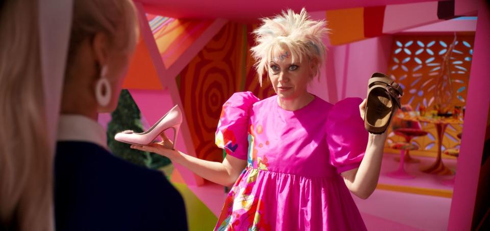 kate mckinnon as weird barbie, barbie movie