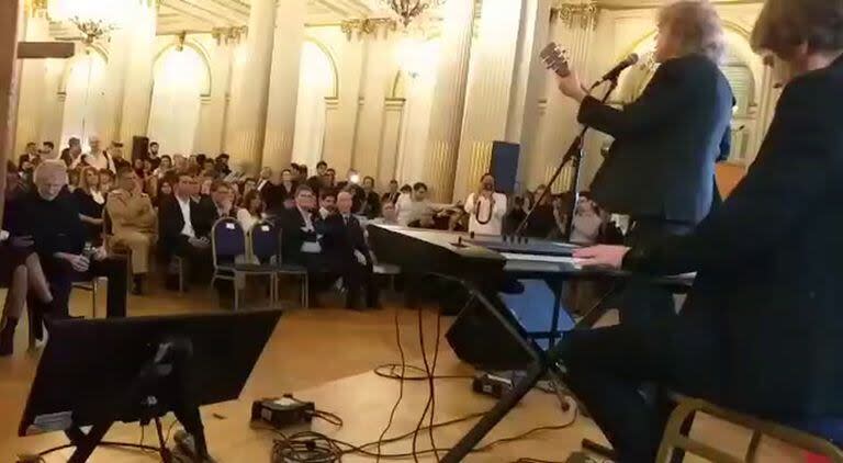 Raúl Porchetto cantó 