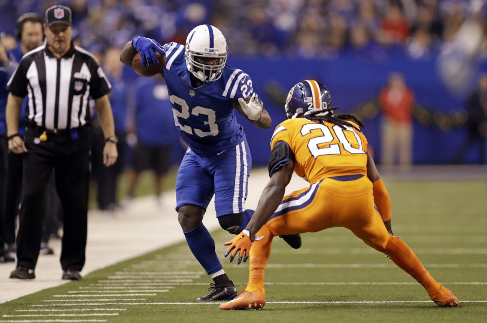 Frank Gore is in elite company after his 12th consecutive 1,000-yard season. (AP)