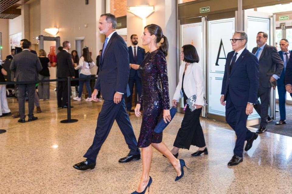 queen letizia arrives at a concert in madrid