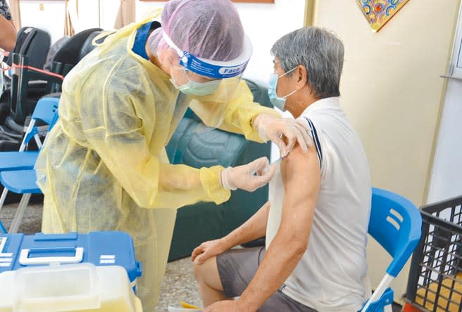 中央分配1萬5300劑AZ疫苗給澎湖，目前仍持續施打中。（陳可文攝）