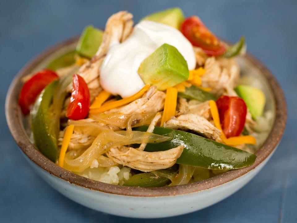 Instant Pot Keto Chicken Fajita Bowls 