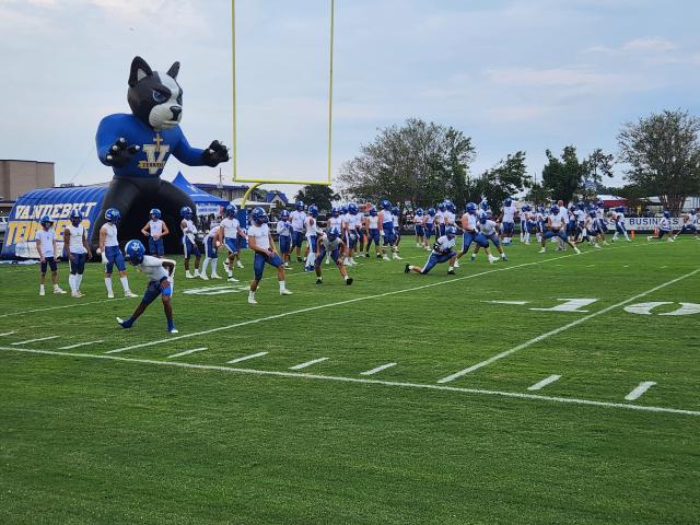 How NFL Fields and Players Stay Warm