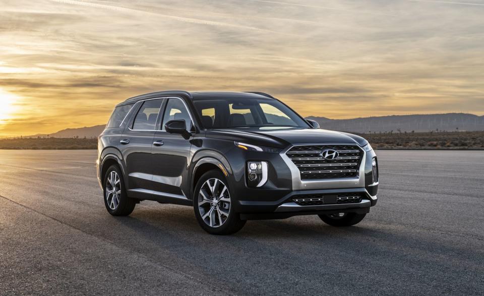 <p>Its distinctive design combines a large hexagonal front grille with an interesting split-headlight setup somewhat reminiscent of the smaller Hyundai Kona crossover. </p>