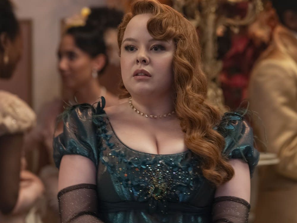 Die von Nicola Coughlan gespielte Penelope Featherington - auch bekannt unter ihrem Pseudonym Lady Whistledown - steht in den neuen "Bridgerton"-Folgen im Mittelpunkt der Handlung. (Bild: Laurence Cendrowicz/Netflix)