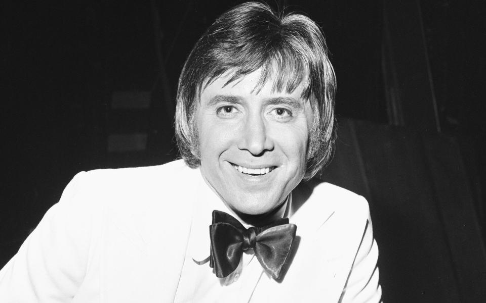 Der britische Sänger Vince Hill ist tot. Er starb im Alter von 86 Jahren. (Bild: 1974 Getty Images/Sunday People/Mirrorpix)