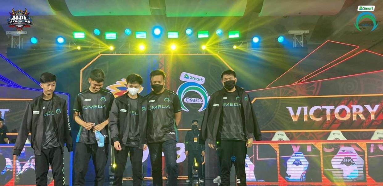 Smart Omega Esports Philippines have secured a Top 3 finish in the MPL Philippines Season 9 Playoffs after they swept ONIC Philippines in the lower bracket semifinals. (Photo: Smart Omega Esports Philippines/MPL Philippines)