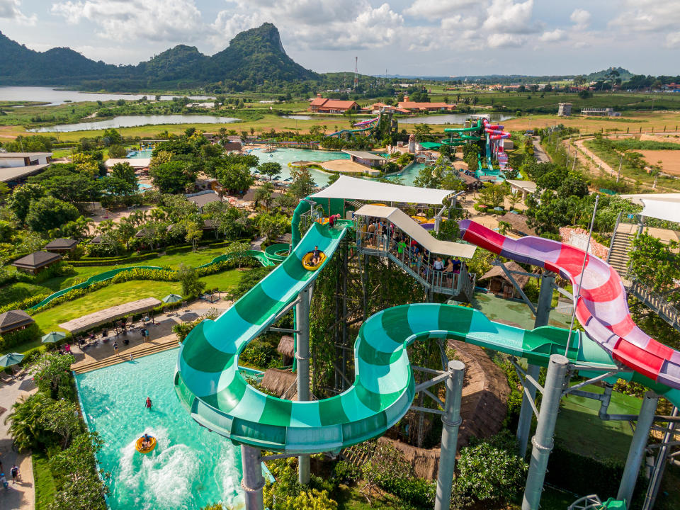 泰國旅遊│全泰最大水上樂園羅摩衍那水上公園超值門票$237 16萬平方米勁玩21條水上滑道+50種遊樂設施 體驗雙倍人造浪、自由落體