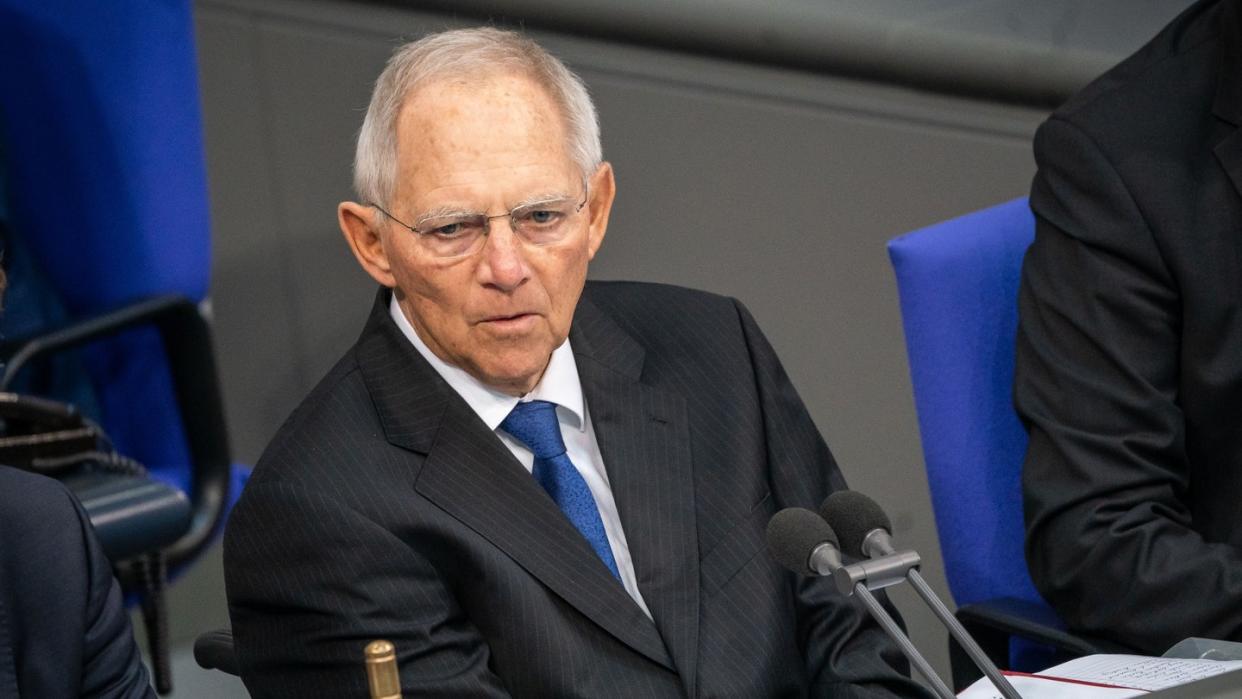 Schiedsrichter: Bundestagspräsident Wolfgang Schäuble ist für das Verhängen von Ordnungsrufen zuständig.