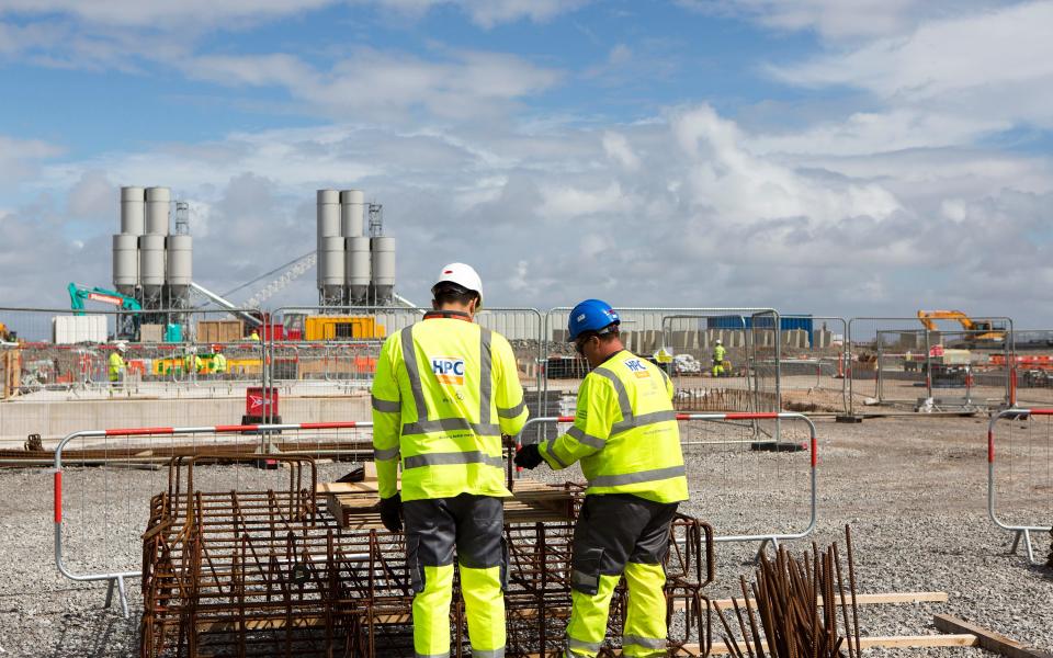 hinkley workers - Copyright Fototek Geoff and Tordis Pagotto