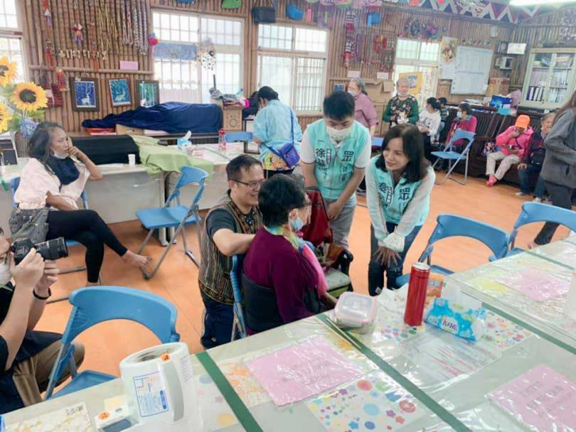 民眾黨桃園市黨部副主委秦詩雁曾代表親民黨參選高雄區域立委，現代理民眾黨桃園市黨部主委。（圖／翻攝自秦詩雁臉書）