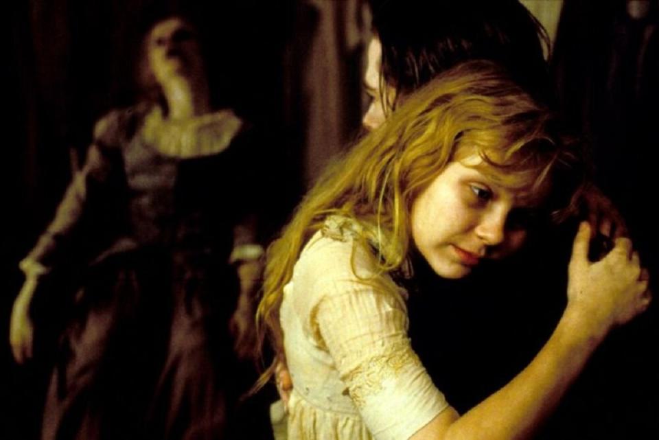 Louis meets Claudia in the 1994 film version of Interview with the Vampire