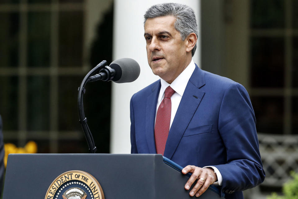 Sam Hazen, CEO of HCA Healthcare, speaks about the coronavirus in the Rose Garden of the White House on April 14, 2020. (Alex Brandon / AP file)