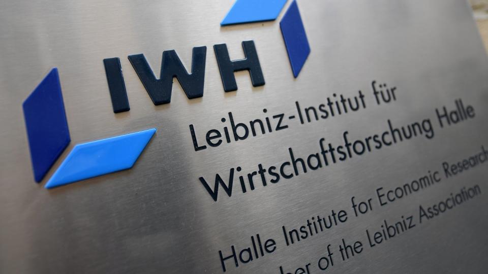 Die deutsche Wirtschaft kommt nach Einschätzung des Leibniz-Instituts für Wirtschaftsforschung relativ glimpflich durch die schwere Corona-Rezession.