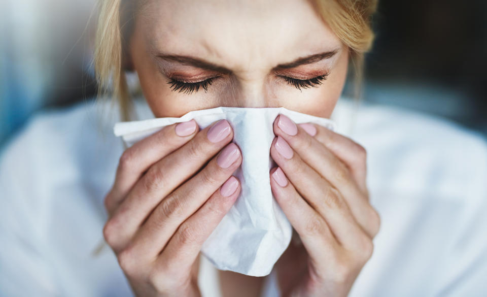 Schnupfen, Niesen, rote Augen – die Heuschnupfensaison hat begonnen. (Bild: Getty Images)