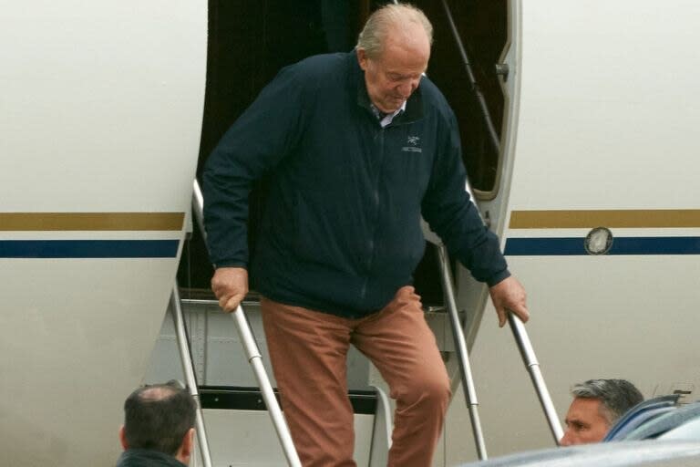 Juan Carlos estará de visita por unos días por una regata, mientras analiza su posible regreso definitivo 