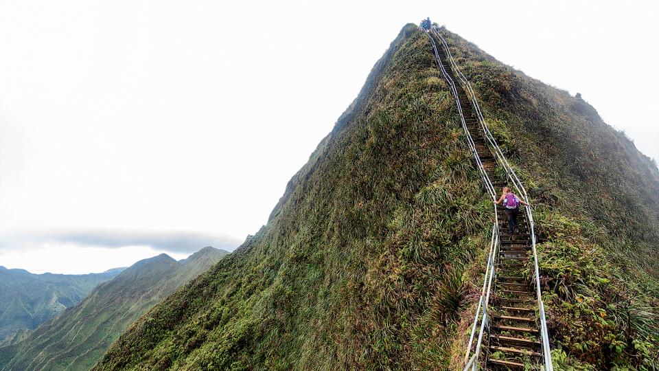  Hikers on the Haiku stairs, otherwise known as Stairway to Heaven, on Oahu, Hawaii. 