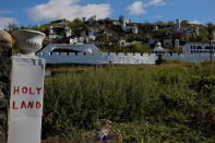 Un bar y una tienda de regalos completaban las atracciones del parque sobre la Biblia que en Waterbury sueñan con resucitar. (Foto: Brian Snyder / Reuters).