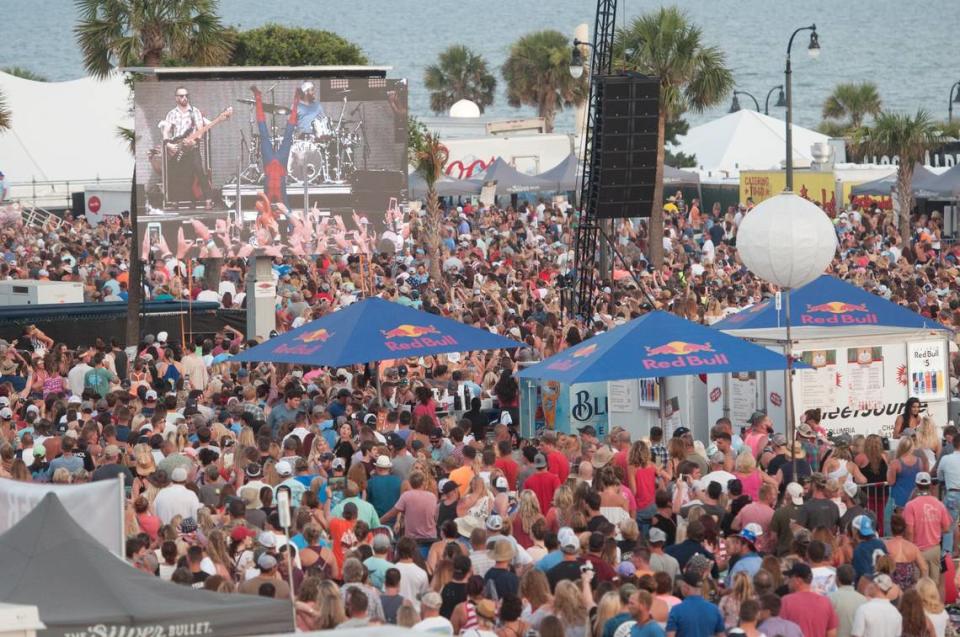 Crowds at the 2023 Carolina Country Music Festival, presented by Southern Entertainment.