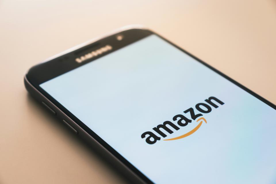 Prime tiene múltiples beneficios como envíos gratis en Amazon. (Foto: Unsplash/Christian Wiediger)