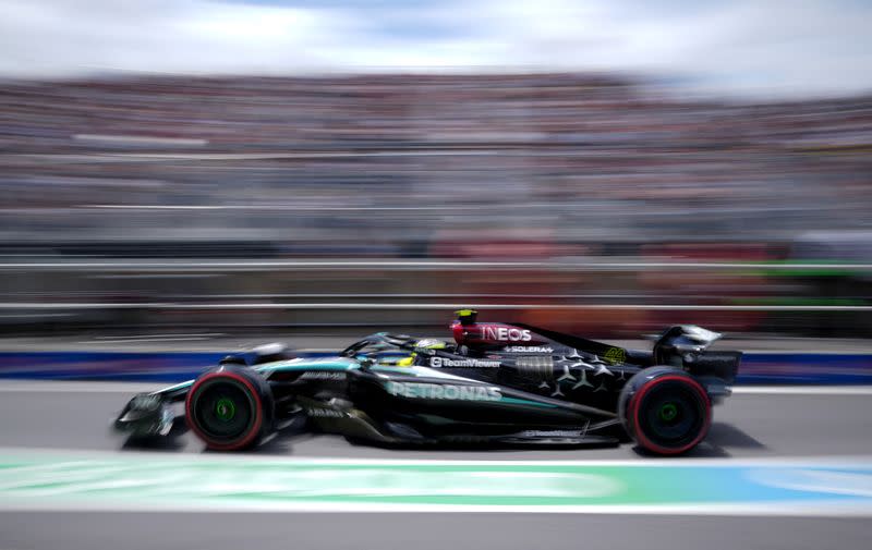 Foto del sábado del Mercedes de Lewis Hamilton durnte la práctica previa a la clasificación
