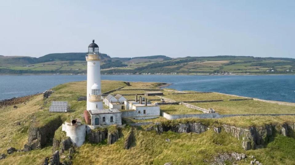 6 bedroom island for sale in Isle of Arran, KA27 Offers in excess of £350,000. Former Lighthouse Keeper’s accommodation including 2 reception rooms, 5 bedrooms and bathroom. (Knight Frank)