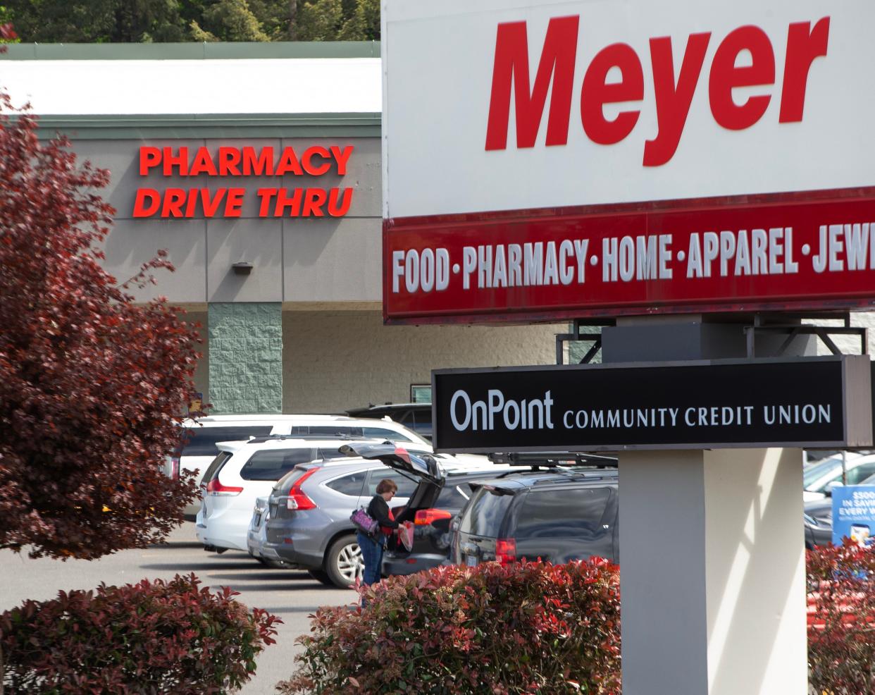 Executives for Kroger did not say during a hearing Wednesday which Fred Meyer or Albertsons stores in Oregon would be sold in its proposed merger with Albertsons.