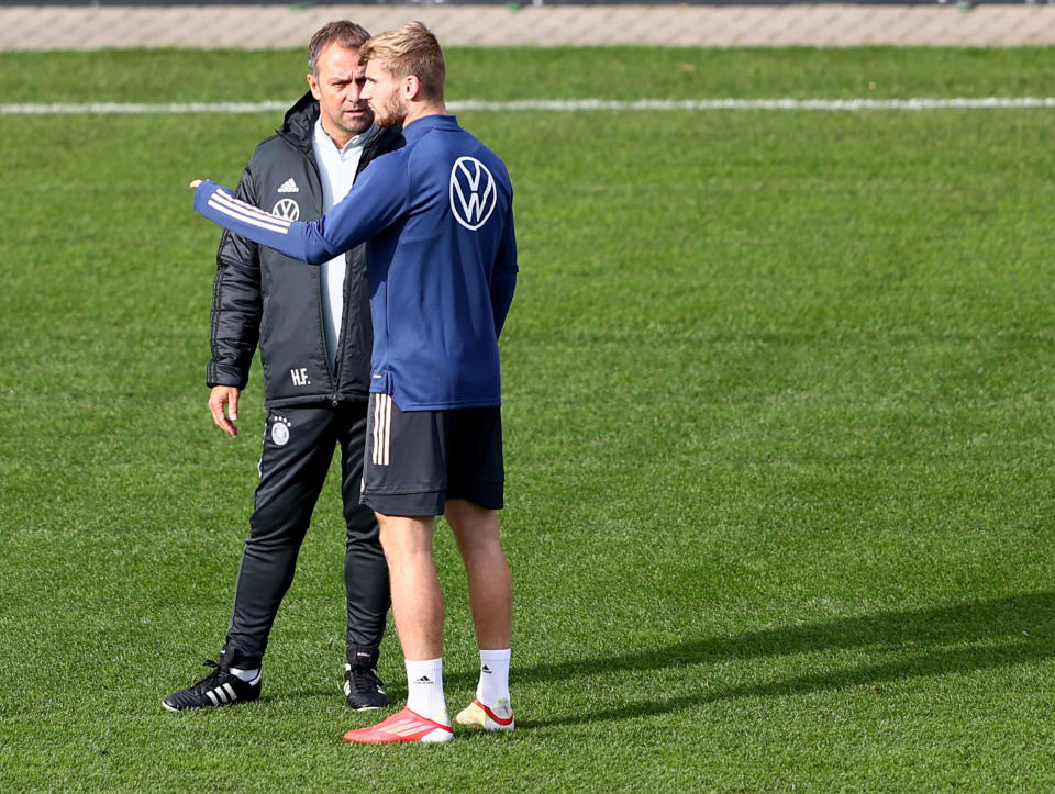 Hansi Flick im Gespräch mit Timo Werner. (Bild: Getty Images)