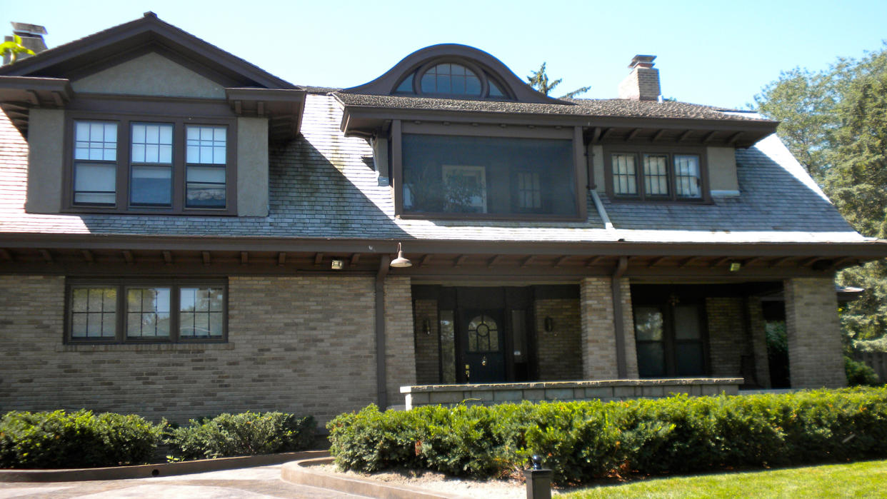 Warren Buffett house.