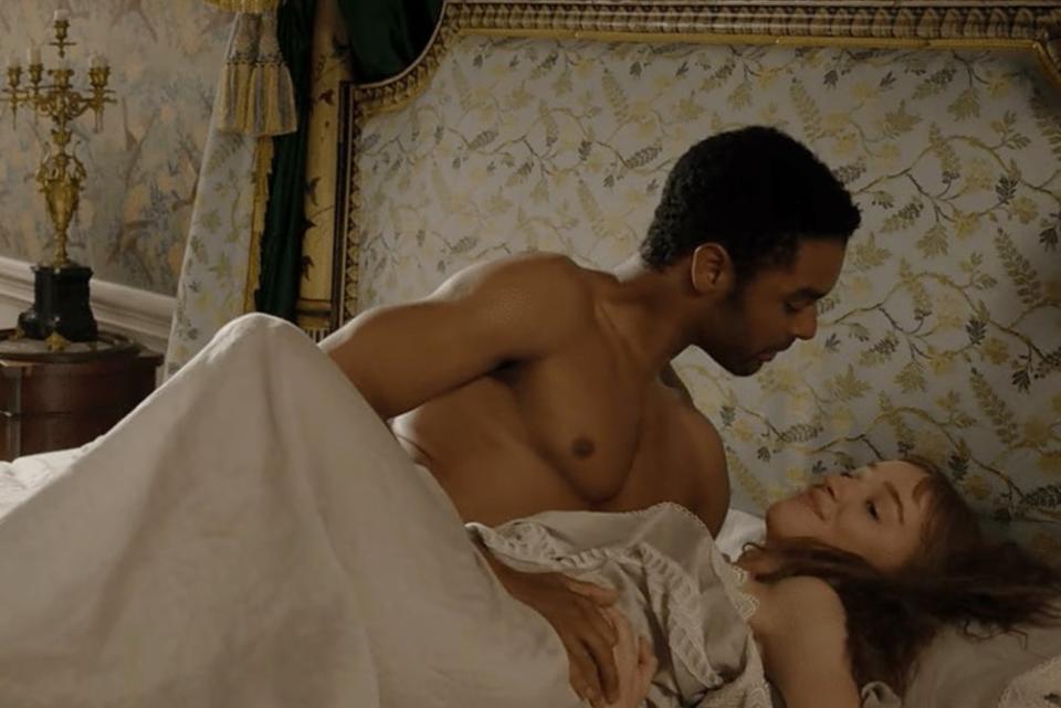 Duke of Hastings and Daphne in BridgertonNetflix