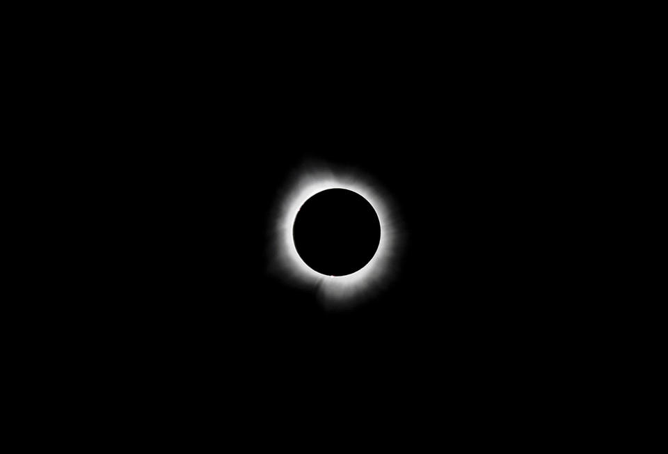 USA, Sikeston: Nur noch ein Ring ist zu sehen. Der Mond verdeckt die Sonne. (Foto: Patrick Lantrip/Daily Memphian/AP/dpa)