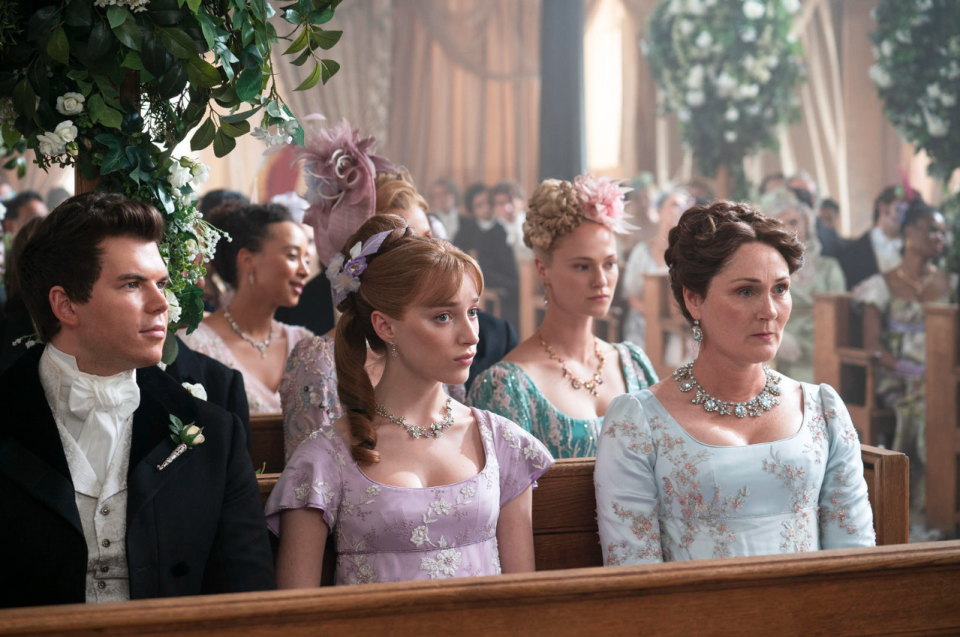 bridgerton l to r luke newton as colin bridgerton, phoebe dyvenor as daphne basset, jessica madsen as cressida cowper, ruth gemmell as lady violet bridgerton in episode 206 of bridgerton cr liam danielnetflix 2022