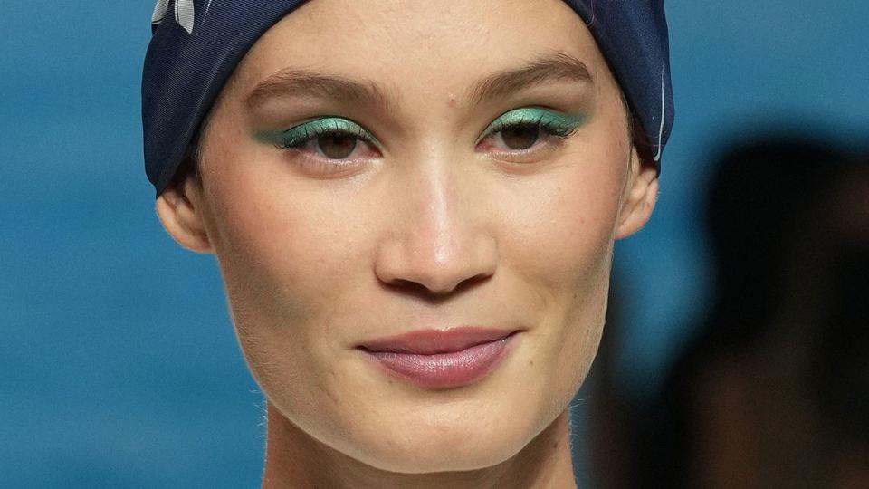 Spring 2022 Makeup Trends: Green Eyeshadow