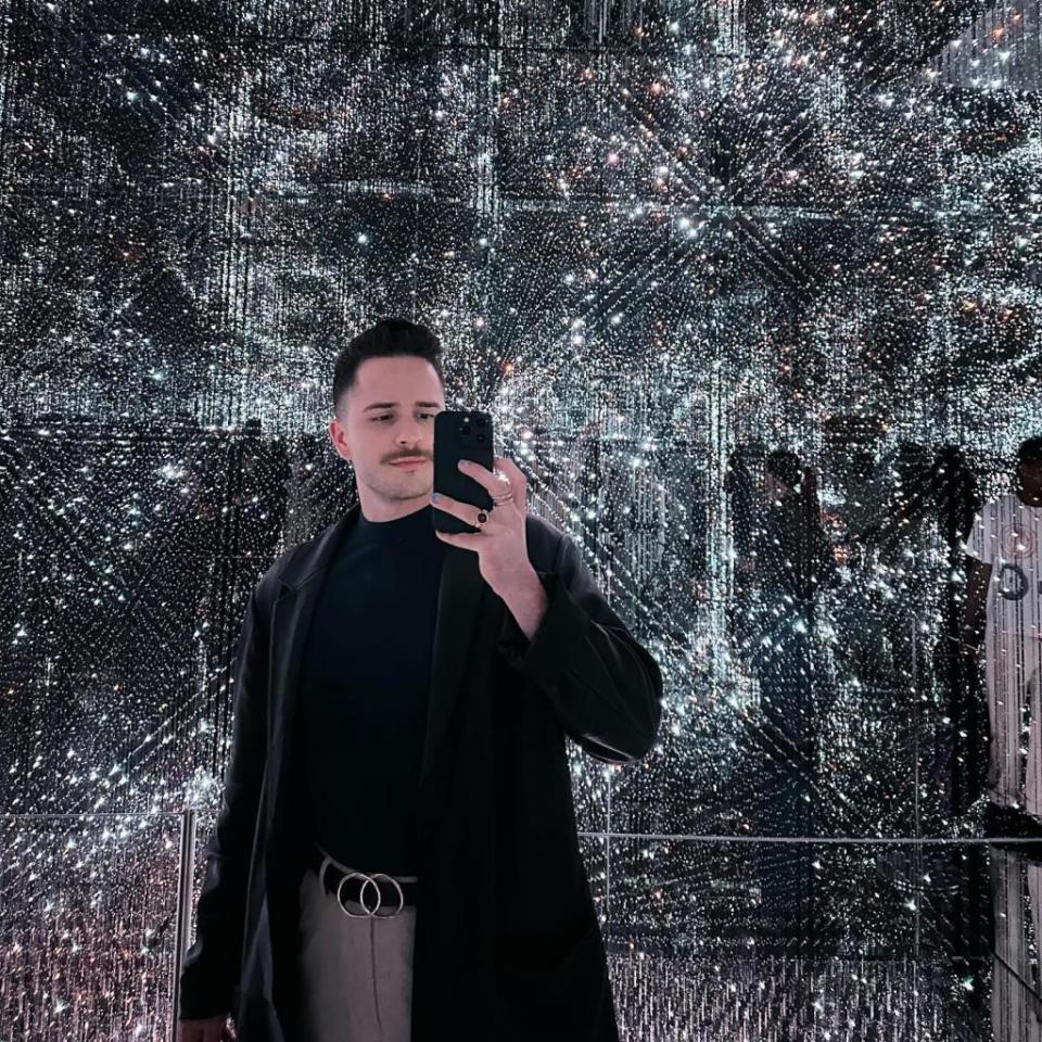 The Dragon Room features 507,000 tiny, synchronized LED lights. @ raynipslip /Instagram