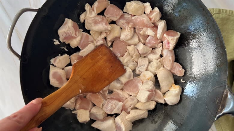 cooking chicken in wok