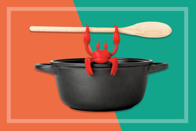 I love this little crab spoon holder / lid propper. He spins around an