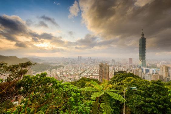 The view from Elephant Mountain in Taipei (Getty/iStock)
