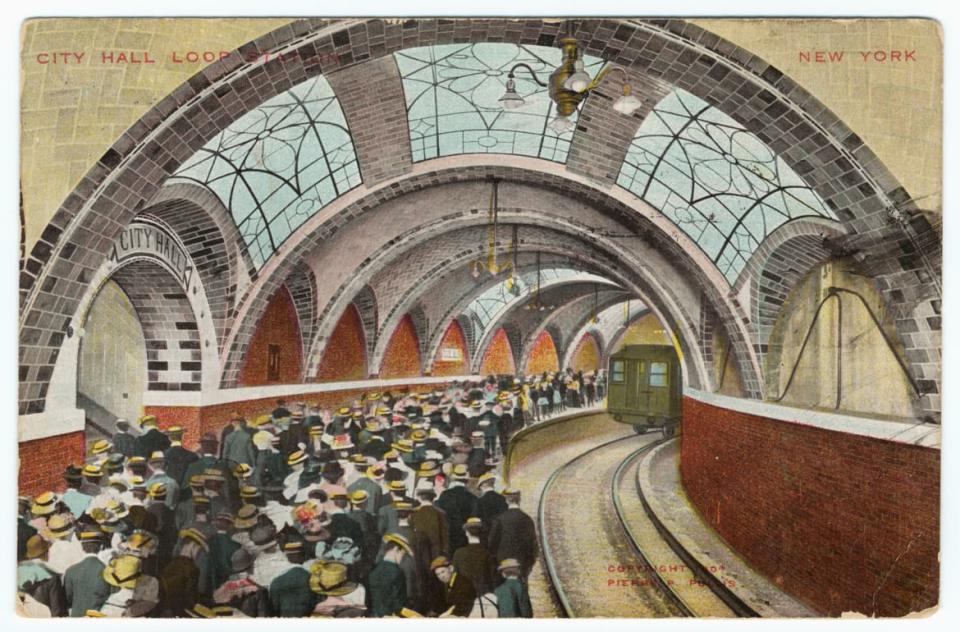 <div class="inline-image__caption"><p>Illustrated postcard of passengers waiting for the train below the the vaulted ceiling of the City Hall subway station, a.k.a, 1904. City Hall Loop, Manhattan, New York City.</p></div> <div class="inline-image__credit">Smith Collection/Gado/Getty</div>