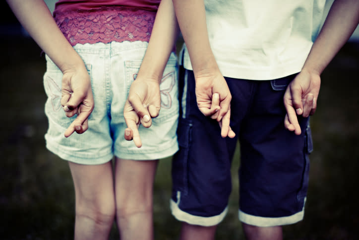 Algunos niños mienten para evitar decepcionar a sus padres. – Foto: Donald Iain Smith /Getty Images