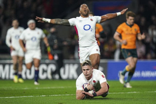 Freddie Steward touches down for his first England try