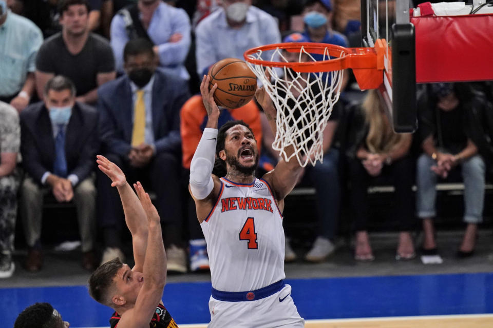 Derrick Rose and New York Knicks will try to even up their series against the Atlanta Hawks. (Photo by Seth Wenig - Pool/Getty Images)