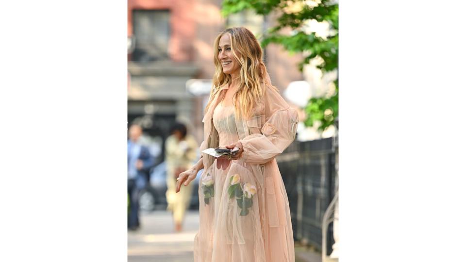 Sarah Jessica Parker is seen on the set of "And Just Like That..." Season 3, the follow up series to "Sex and the City" in Gramercy Park on May 21, 2024 in New York City