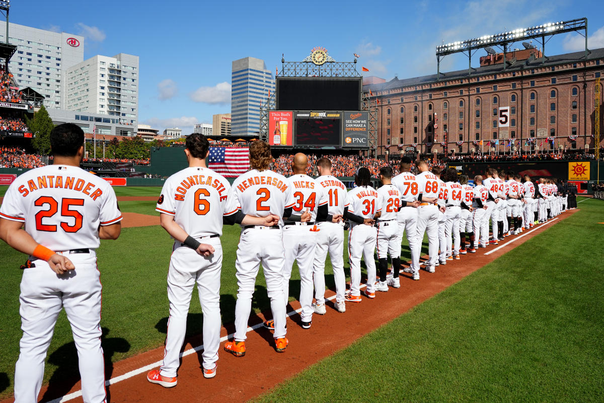 Angelos family agrees to sell Baltimore Orioles to 2 billionaires at $1.725  billion valuation, per reports - Yahoo Sports