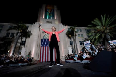FILE PHOTO: U.S. democratic presidential candidate Elizabeth Warren holds an outdoor rally in San Diego, California