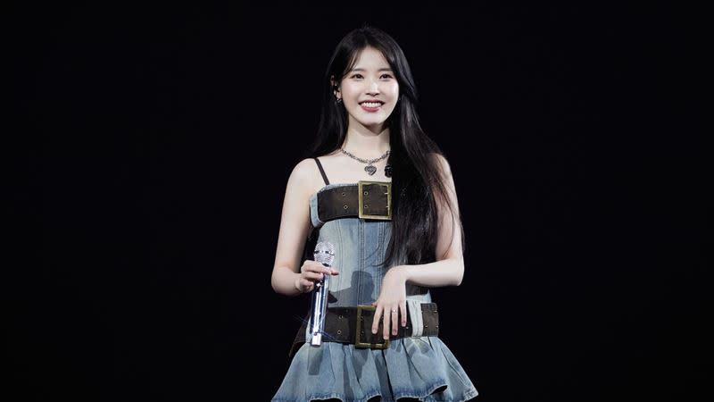 IU（李知恩）擁有許多粉絲。（圖／EDAM娛樂提供）