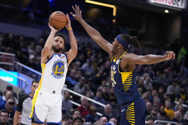 Stephen Curry's shoulder injury latest concern for Warriors