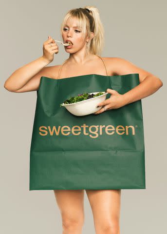<p>Sweetgreen</p> Renee Rapp Sweetgreen