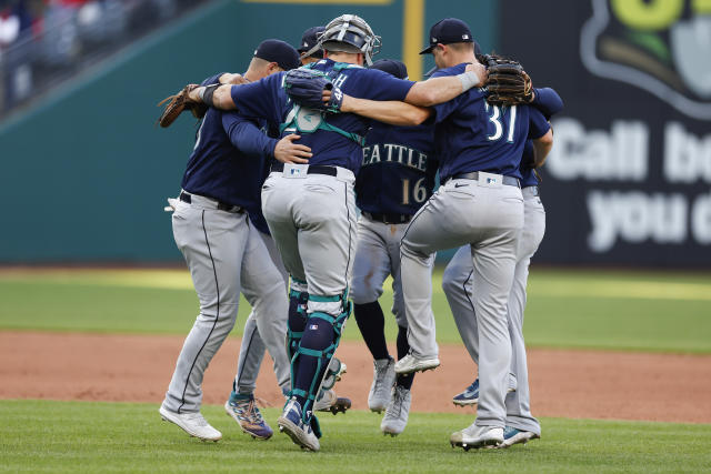 Rodriguez hits go-ahead home run, Mariners spoil Guardians' home opener