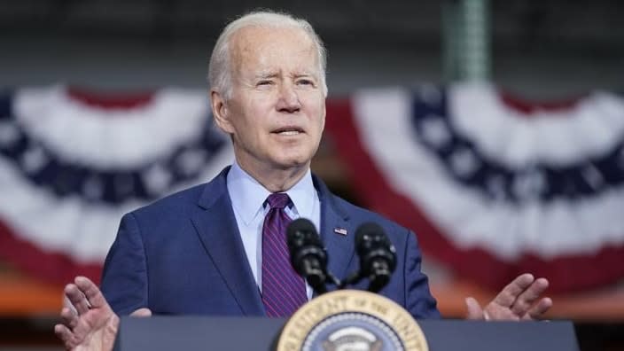 President Joe Biden speaks at United Performance Metals in Hamilton, Ohio on Friday. His administration announced on Monday that 20 internet companies have agreed to provide discounted service to low-income Americans. (Photo: Andrew Harnik/AP)